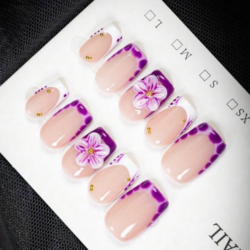 Elegant Purple Floral Nail Art Set